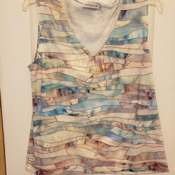 Tops - Picture 7 of 9